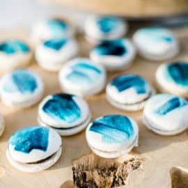 macarons with blue details