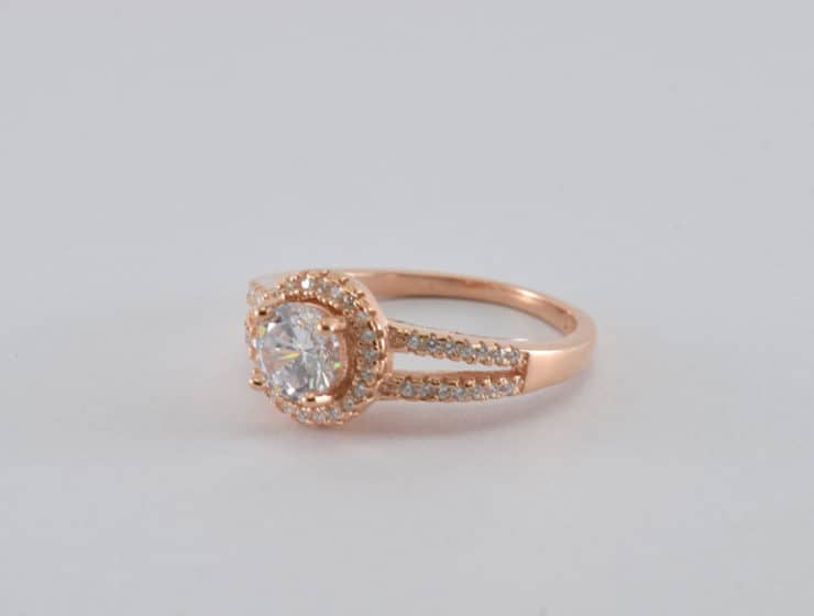 Golden engagement ring with diamonds, by Tim Tim Jeweller in Cyprus.