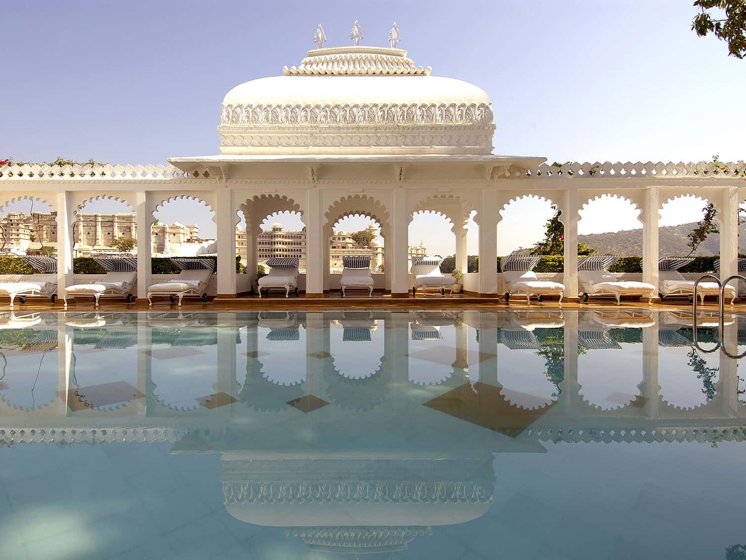 honeymoon top 10 romantic hotels Taj Lake Palace in India
