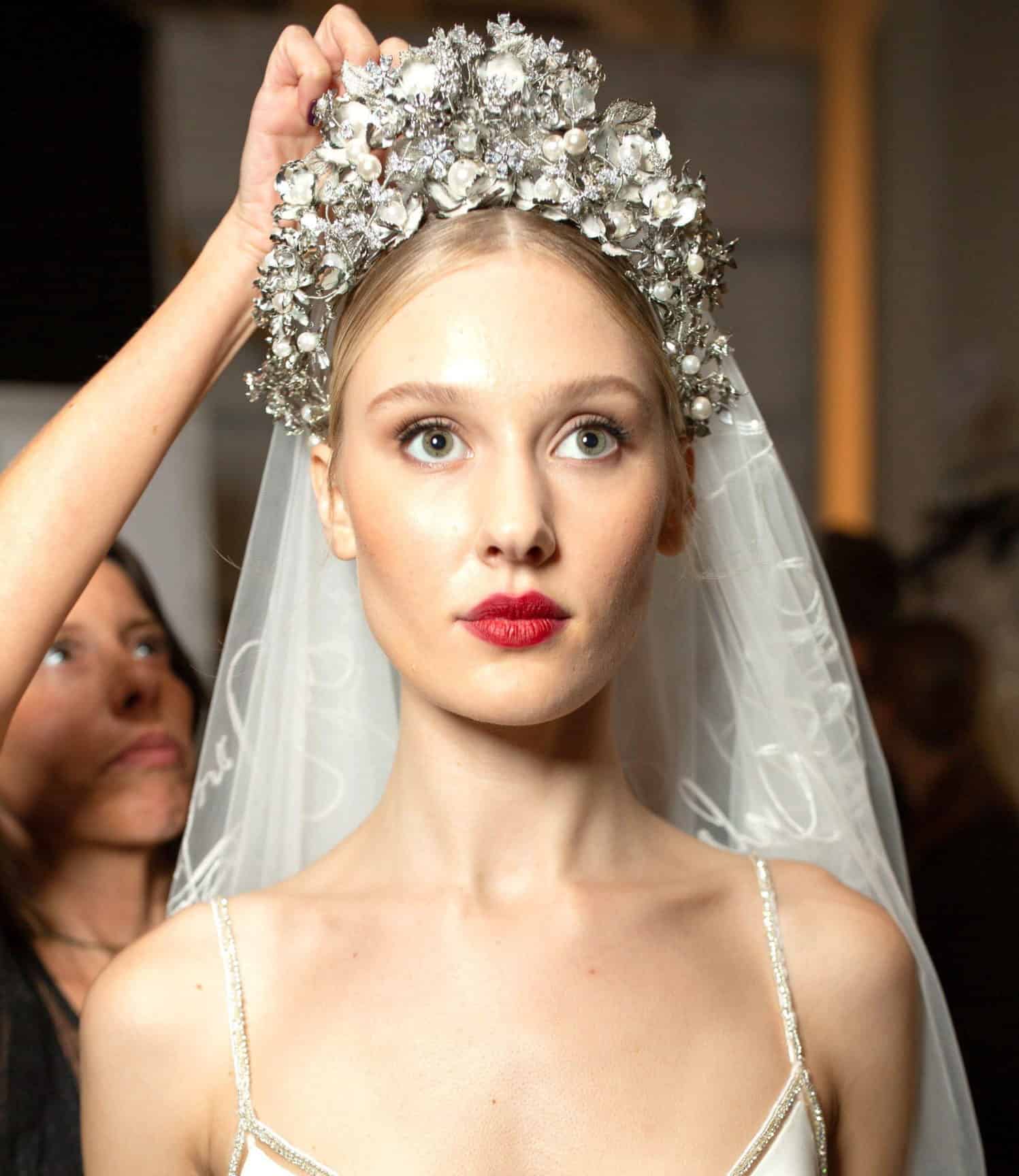 bridal-hair-jewelleries-2 bride's hairstyling with jewelleries