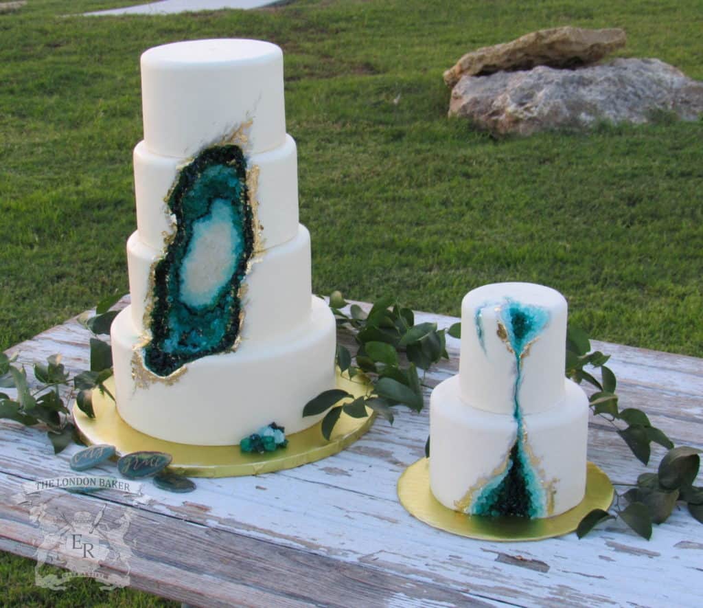 Impressive geode wedding cakes