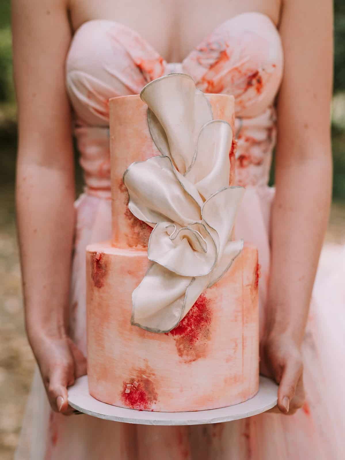 wedding-cakes-styles-13 wedding cake same texture of the dress