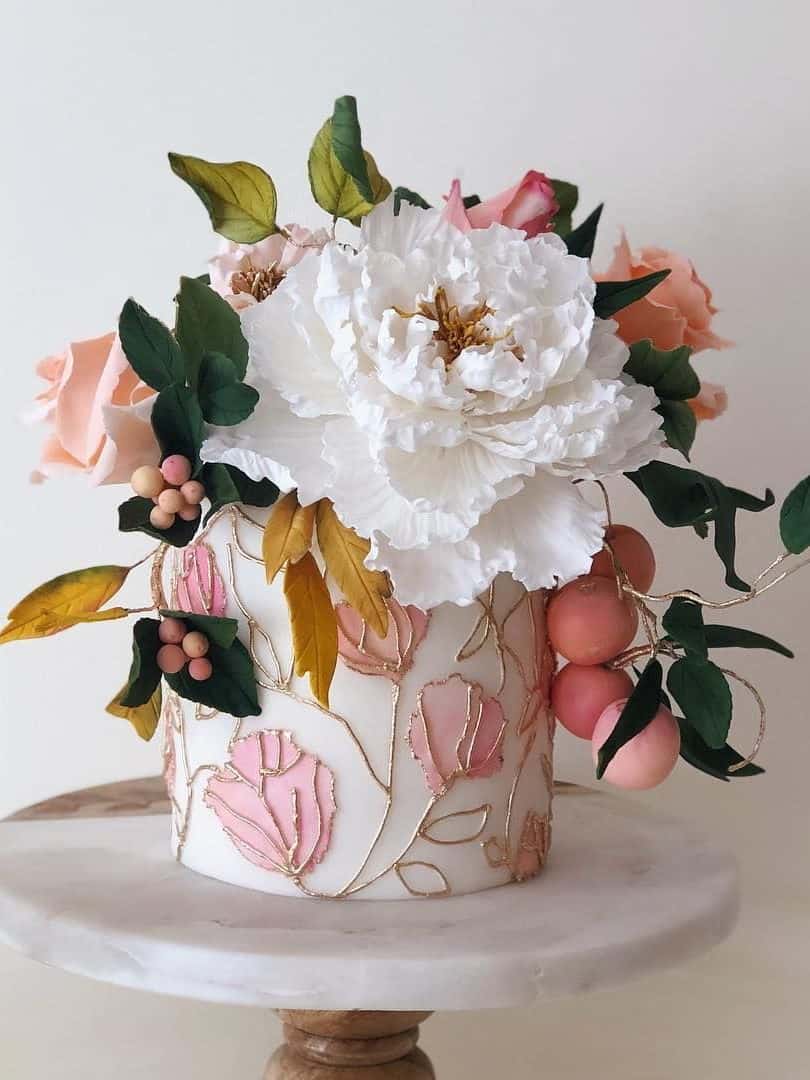 wedding-cakes-styles-14 floral wedding cake with golden details